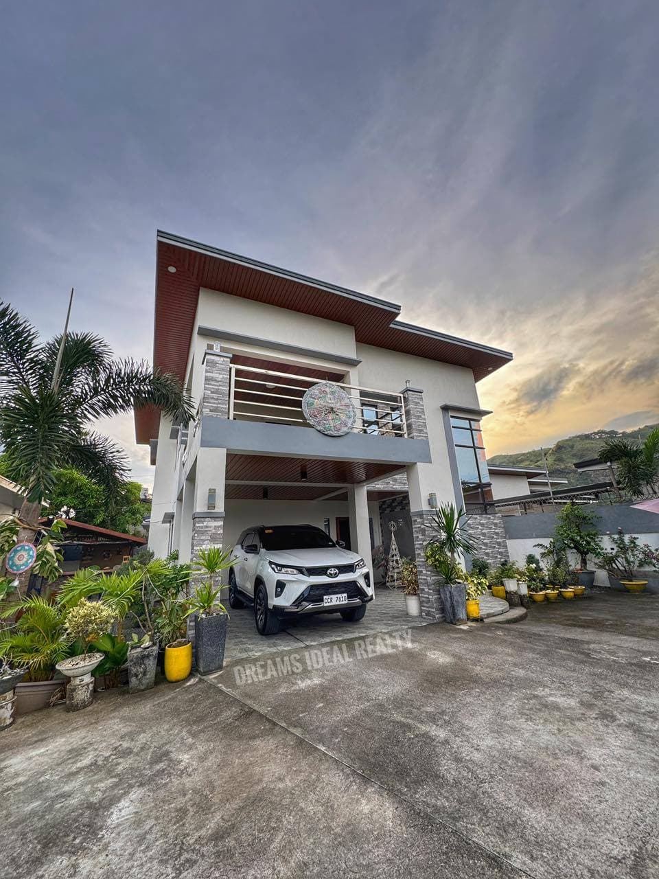 Fully Furnished 2-Storey House with Mountain View in Subic - image 1